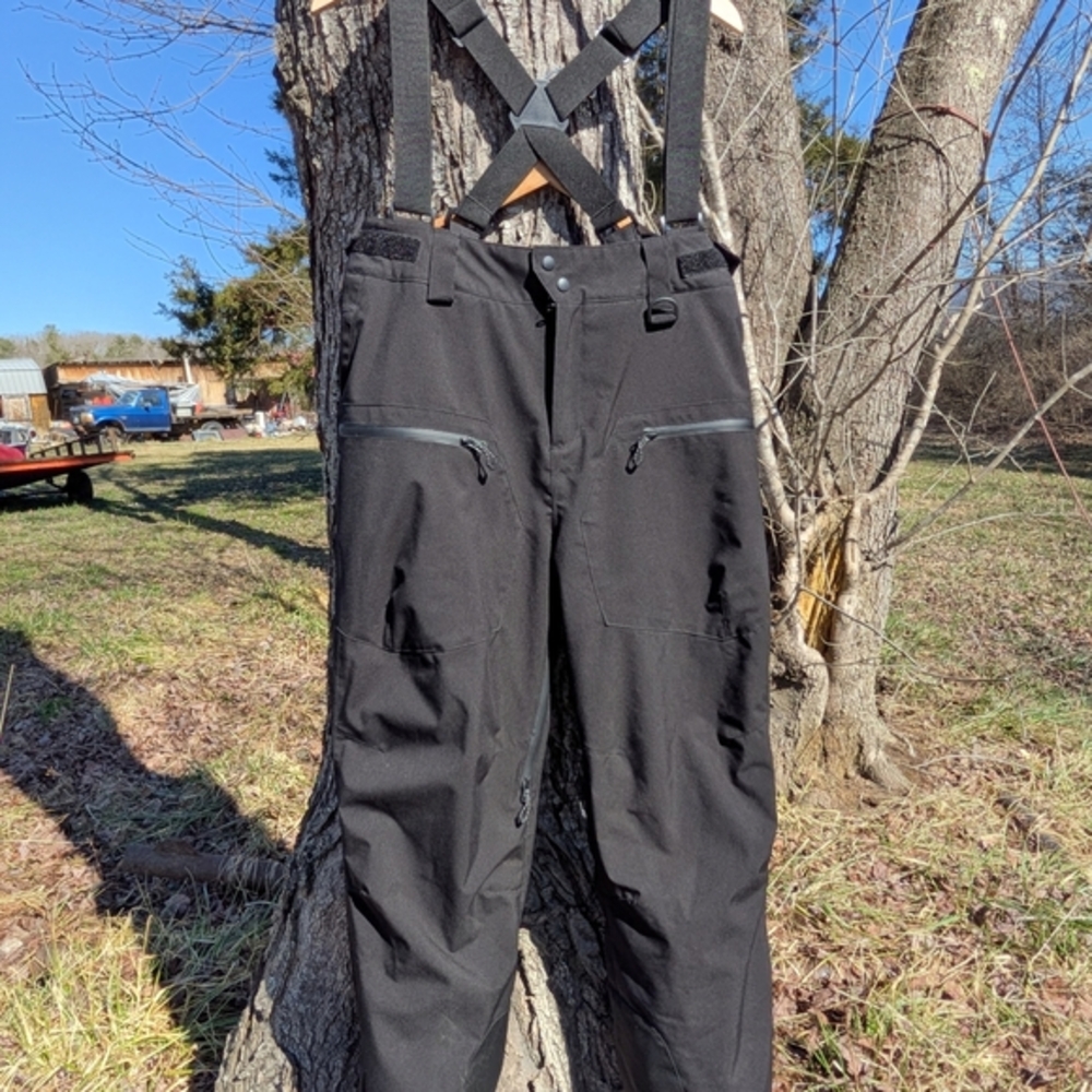 Women's Black Insulated Baggy Snow Pants With Detachable Suspenders Medium
